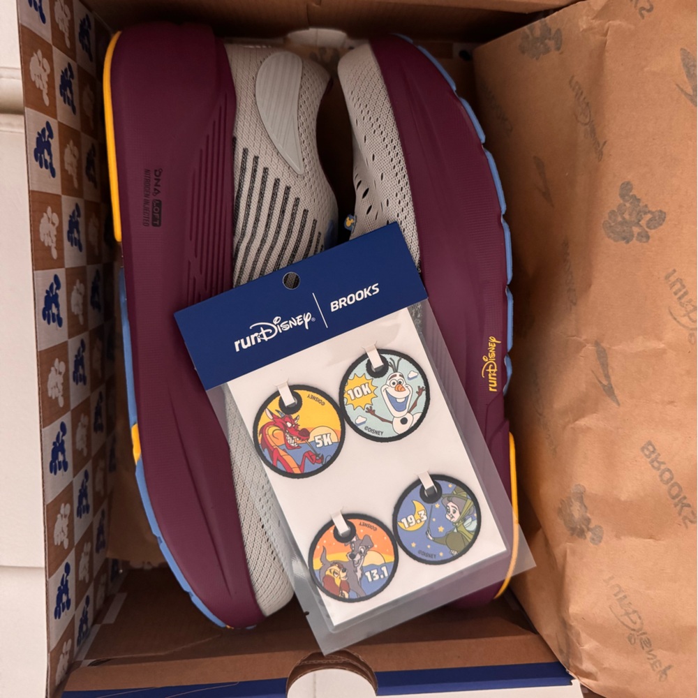 Disney Wine and Dine Run 2025 Limited Edition runDisney Brooks Ghost Max 3